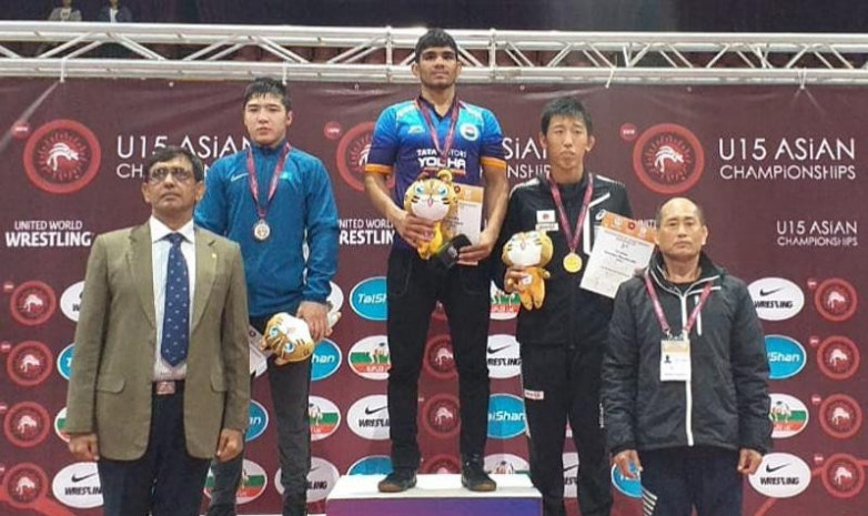 Казахстанский борец стал серебряным призером чемпионата Азии