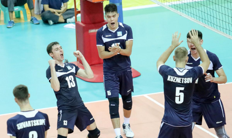 Сборная Казахстана завершила групповой турнир молодежного ЧА по волейболу