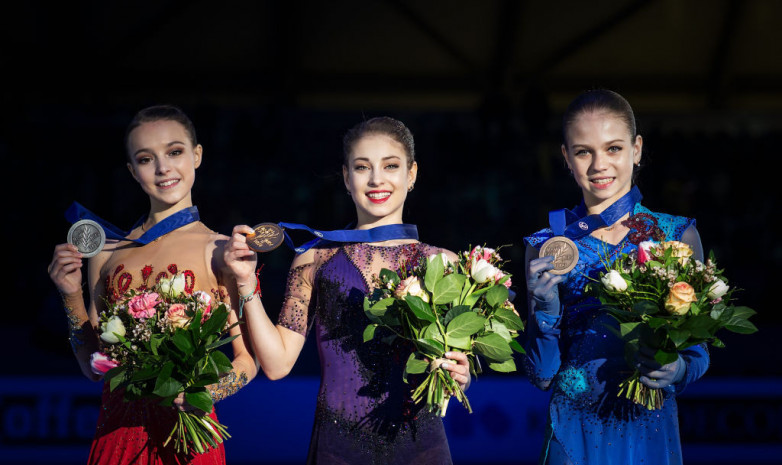 Россиянки заняли весь пьедестал почета в женском одиночном катании на чемпионате Европы
