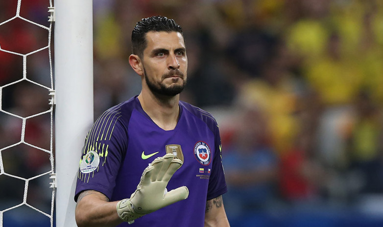Вратарь сборной Чили удалил свой Инстаграм после поражения от Перу в 1/2 финала Кубка Америки