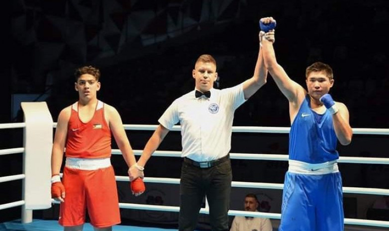 Трое казахстанцев вышли в финал чемпионата Азии по боксу среди младших юношей