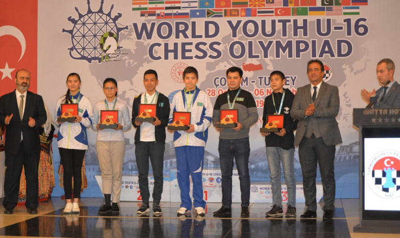 Казахстанские шахматисты получили индивидуальные медали юношеской Олимпиады