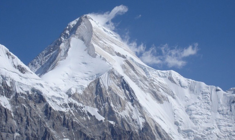 Борт «Казавиаспаса» вылетел на поиски пропавших на пике Победы альпинистов