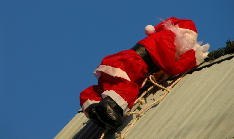 Санта-Клаус проник на базу «Мерседеса»