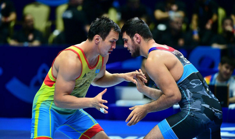 Ерулан Искаков стартовал с победы на чемпионате мира в Нур-Султане 
