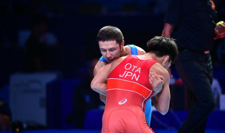 Алмат Кебиспаев уступил в полуфинале чемпионата мира в Нур-Султане