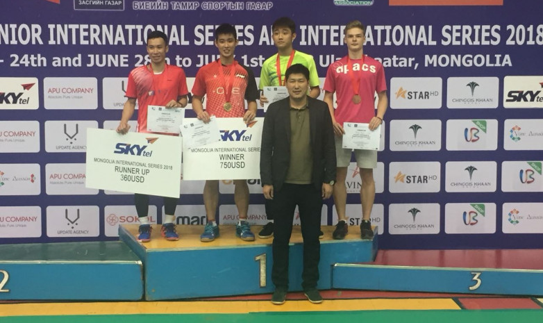 Казахстанские спортсмены завоевали три золота на турнире по бадминтону