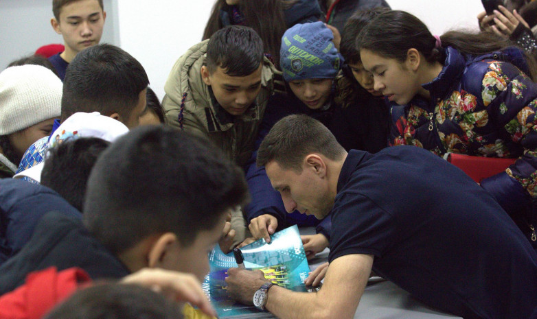 Дмитрий Шомко встретился с одаренными детьми со всего Казахстана
