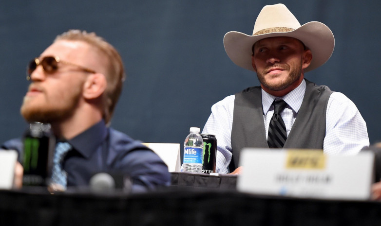 Президент UFC объяснил, почему бой Макгрегора и Серроне все еще не утвержден