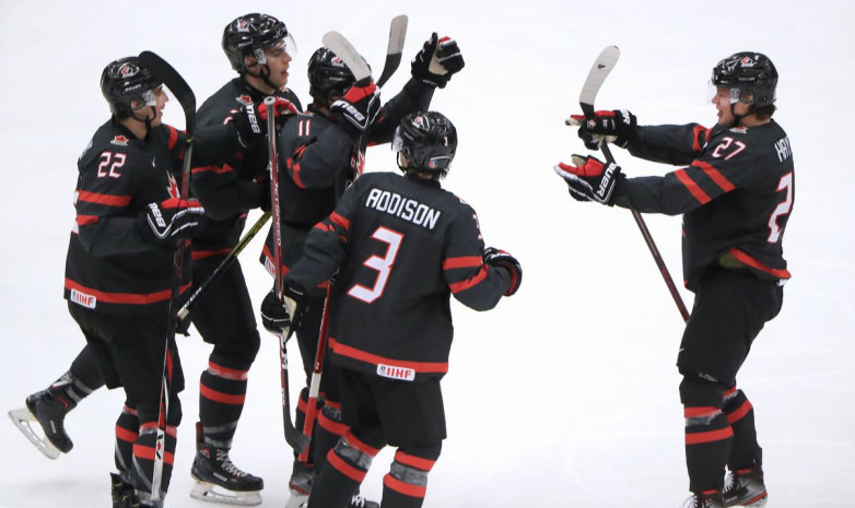 В финале молодежного ЧМ по хоккею сыграют сборные России и Канады