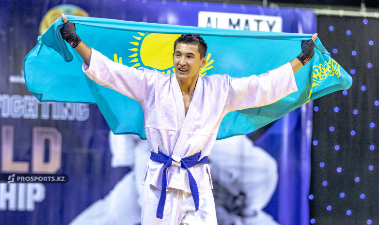 Фоторепортаж ЧМ по рукопашному бою среди юниоров в Алматы