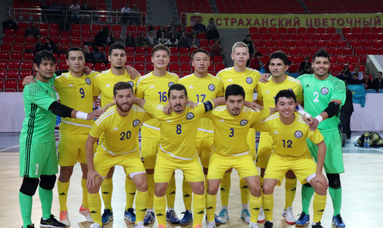 Стала известна стартовая пятерка сборной Казахстана на матч со Словенией