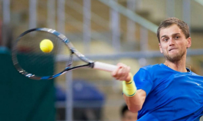 Недовесов вышел в четвертьфинал турнира во Франции