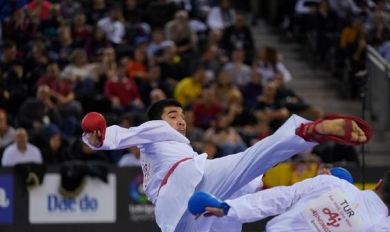 Казахстанец вышел в финал Премьер-лиги по каратэ в ОАЭ