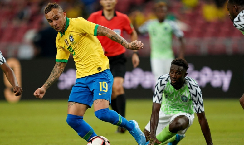 Видео. Вратарь сборной Нигерии получил жуткую травму в матче с Бразилией