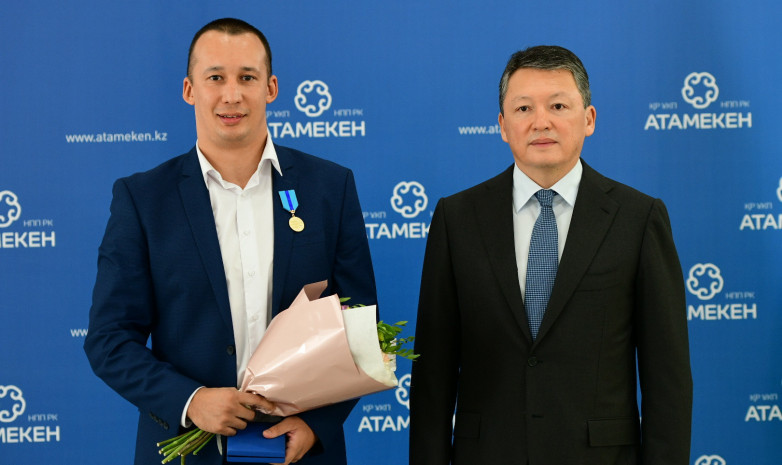 Глава НОК Тимур Кулибаев вручил государственные награды