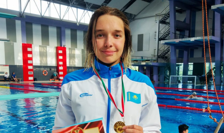 Казахстанская спортсменка завоевала второе «золото» на турнире по плаванию в Бресте  