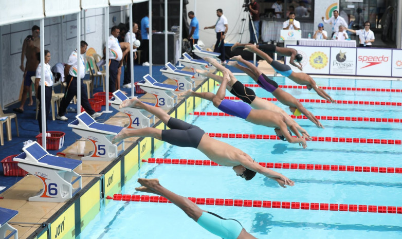 Казахстанские пловцы взяли еще три медали на юношеском ЧА-2019 по водным видам спорта  