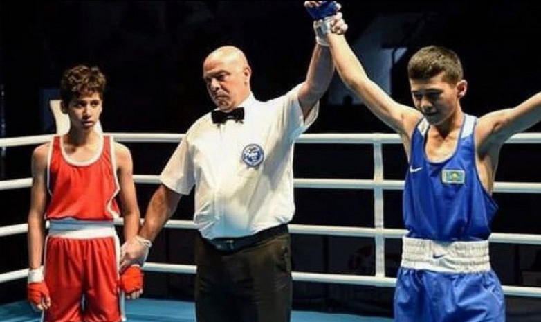 10 казахстанцев вышли в полуфинал юношеского чемпионата Азии по боксу 