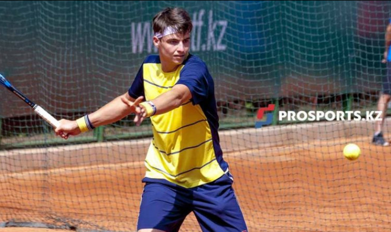 Скатов вышел в четвертьфинал турнира ITF в Испании  