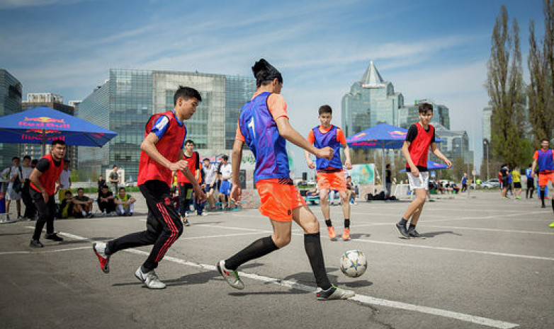 В Алматы определили лучшую любительскую команду по мини-футболу