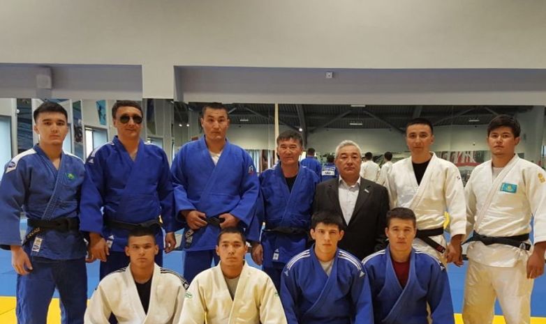 Паралимпийская сборная Казахстана по дзюдо отправилась на УТС