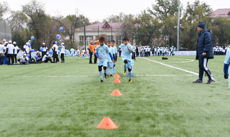 В Алматы открылся детский футбольный центр