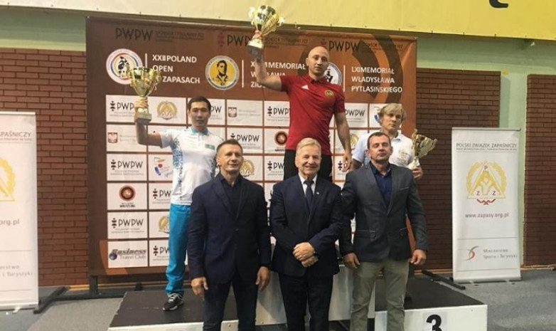 Қазақстанның еркін күрес шеберлері Польшадағы турнирден 8 медаль алды