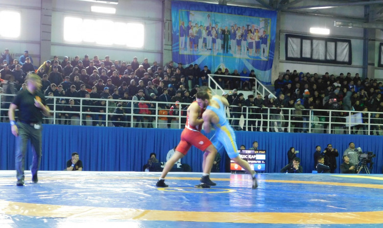 Второй день чемпионата Казахстана по греко-римской борьбе