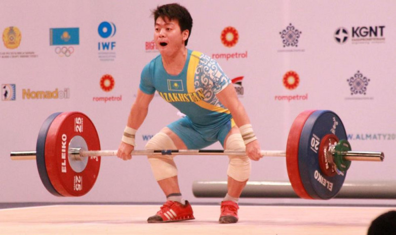 Арли Чонтей завоевал малую серебряную медаль на чемпионате мира по тяжелой атлетике
