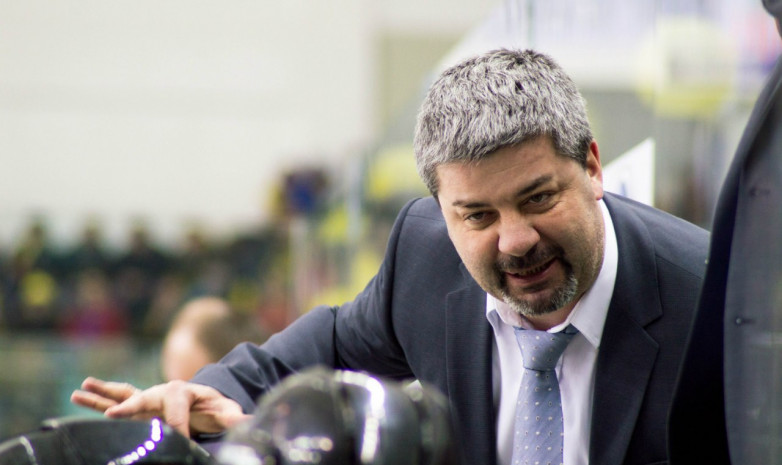 Леонид Тамбиев – лучший тренер сезона в ВХЛ