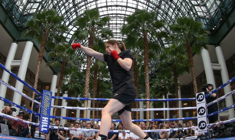 Эдди Хирн: «Кэти Тэйлор величайшая боксерша всех времен!»