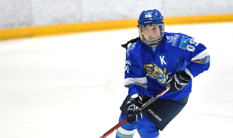 Казахстанская хоккеистка будет выступать в женской НХЛ