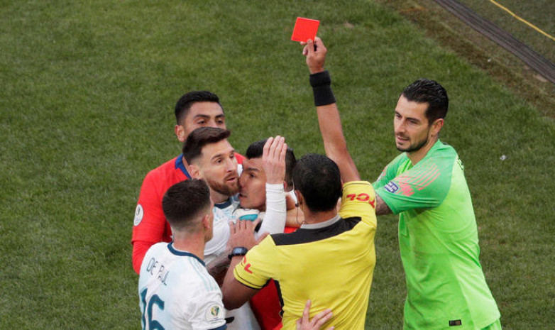 Арбитр матча Аргентина – Чили объяснил причину удаления Месси 