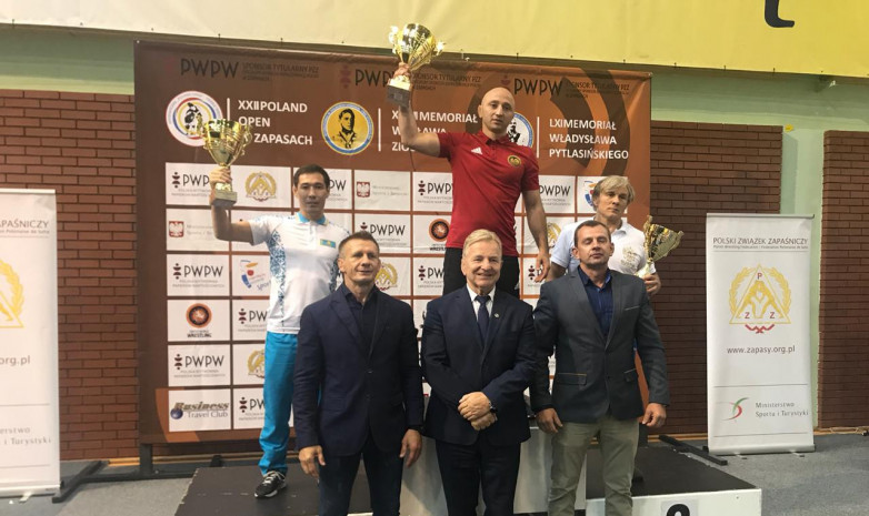 Казахстанские борцы выиграли 8 медалей на международном турнире в Польше