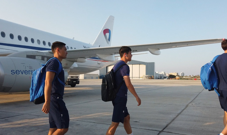 Сборная Казахстана прибыла в Кипр на матч отбора ЕВРО-2020