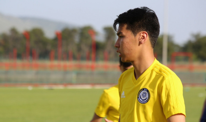 Фоторепортаж с тренировки молодежной сборной Казахстана в Черногории 