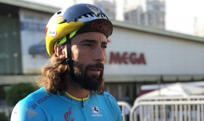 Итальянский велоэкстремал покорил колесо обозрения в Алматы