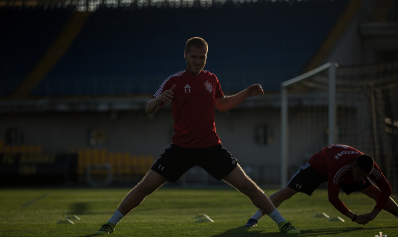 Фоторепортаж с тренировки «Актобе» на Центральном стадионе в Алматы