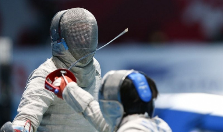 Двое казахстанцев вышли в основную сетку чемпионата мира по фехтованию