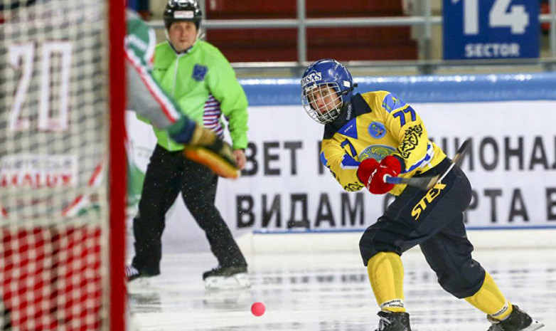 Сборная Казахстана пробилась в полуфинал ЧМ по хоккею с мячом