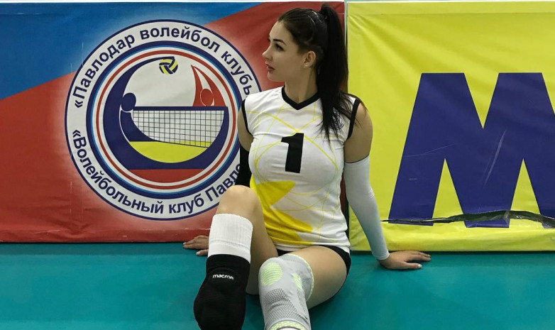 ВИДЕО. Волейболистка сборной Казахстана вышла под снег в откровенном наряде