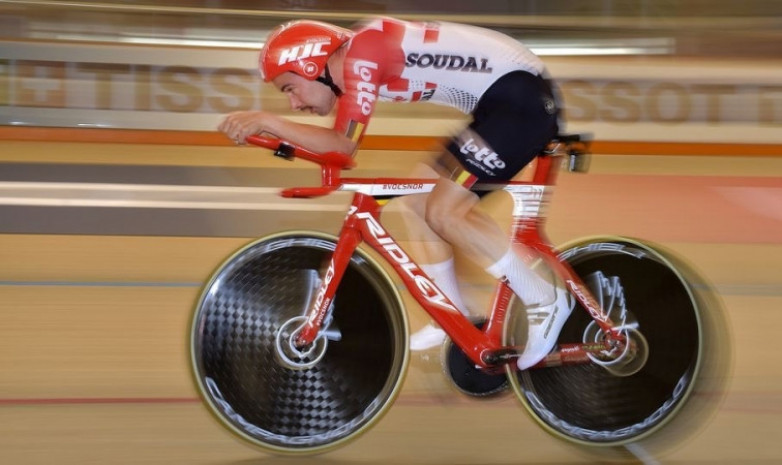 Бельгийский велосипедист установил часовой рекорд на треке