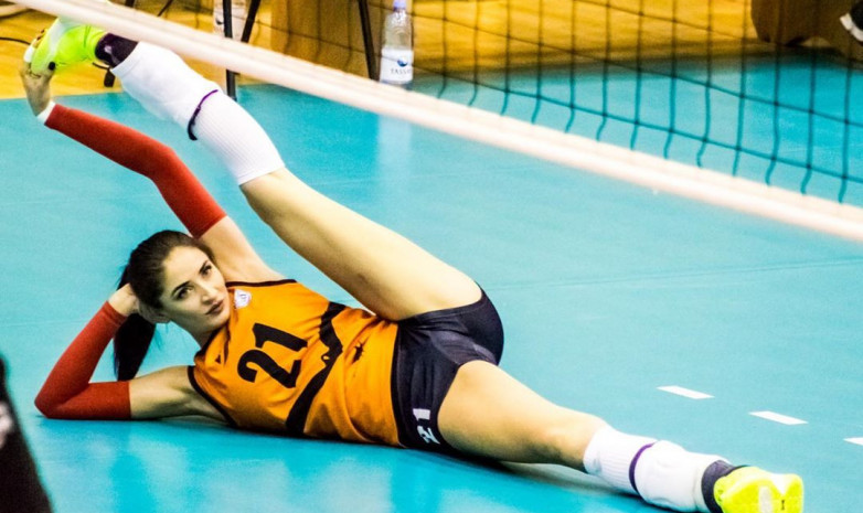 «Не просто смотрели мои фото». Волейболистка сборной Казахстана об откровенных постах в сети