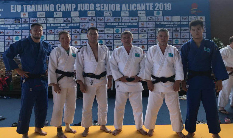 Казахстанкие дзюдоисты тренируются с чемпионами в Аликанте