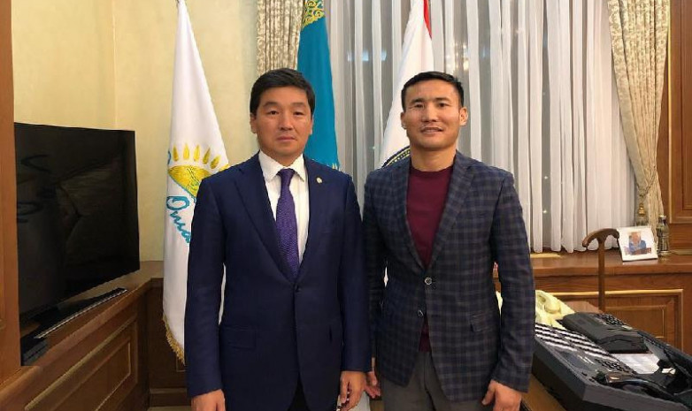 Известный боксер Канат Ислам провел встречу с акимом Алматы