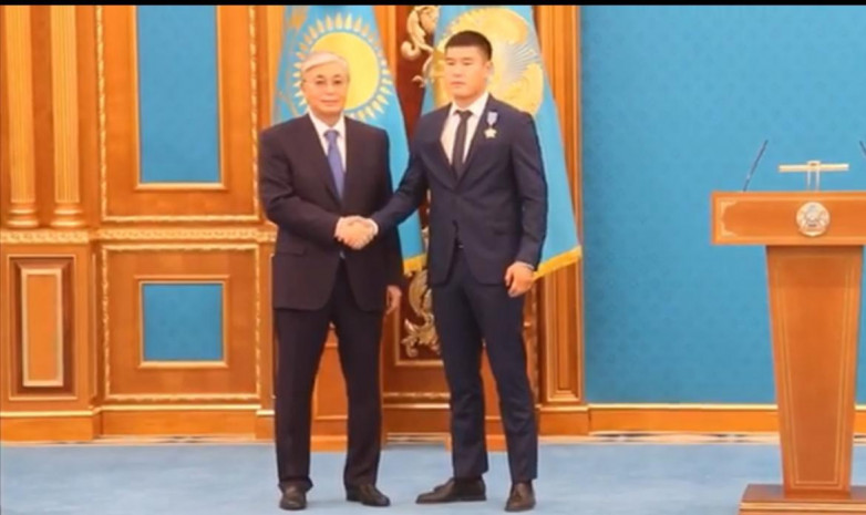 Чемпион мира 2019 года был награжден орденом из рук президента Казахстана
