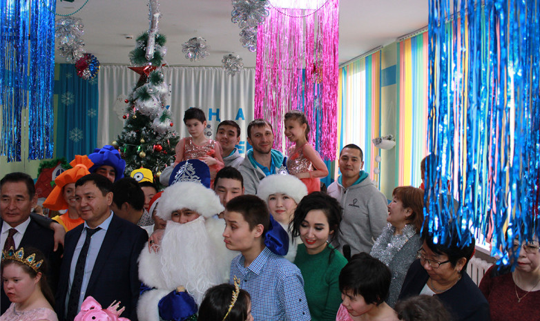 Баскетболисты «Астаны» посетили детей в «Нурлы журек»