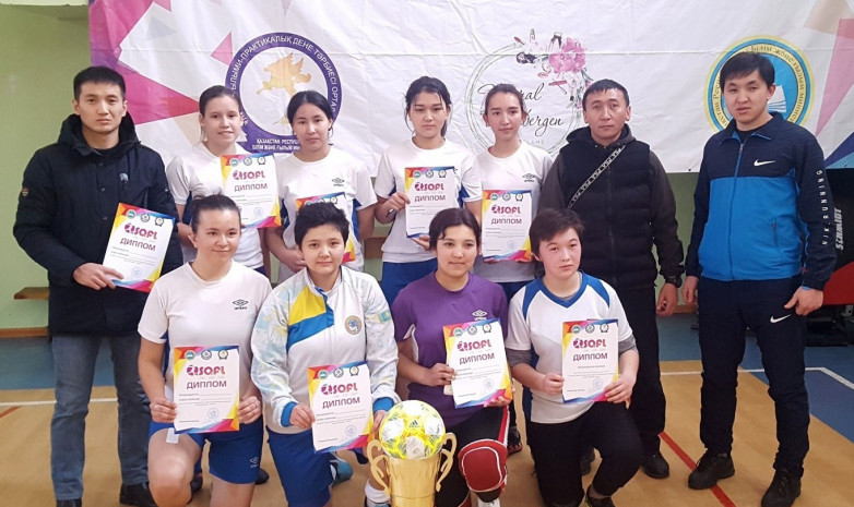 Студентки Алматы приняли участие в девичьей лиге