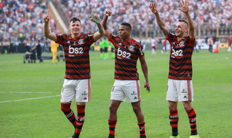 После победы в Кубке Либертадорес, «Фламенго» стал чемпионом Бразилии